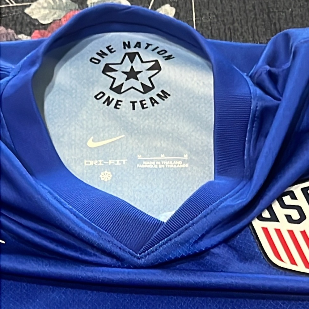 NWT 2024 NIKE DRI-FIT TEAM USA WOMENS SOCCER FUTBOL JERSEY SIZE MEDIUM - Picture 7 of 8